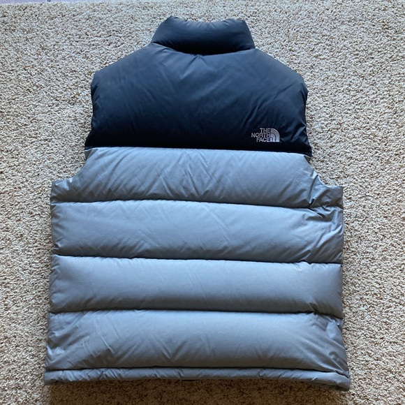The North Face Men’s Nuptse 700 Down Insulated Vest Gray Asphalt Sz M - Picture 15 of 16